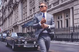 One of the british theatre's most famous faces, daniel craig, who waited tables as a struggling teenage actor with the national youth theatre, has gone on to star as james bond in casino royale (2006), quantum of solace (2008), skyfall (2012), spectre (2015), and no time to die (2021). My Name Is Craig Daniel Craig Claudiachiari Com