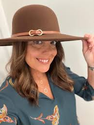 Who is an amazing car detailer in Delaware, OH?