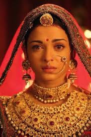 Aishwarya Rai Bachchan S Most Beautiful Pics From Jodha Akbar Aishwarya Rai Bridal Jewellery Indian Indian Bridal