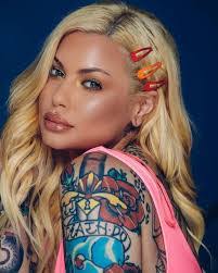 Jennifer Dauria's Instagram, Twitter & Facebook