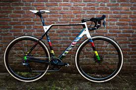 Van der poel clinched his first world cup race in nove mesto and showcased his versatility once again by taking gold at the european championships. Cyclocross Bike Von Mathieu Van Der Poel Canyon Inflite Cf Slx