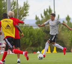 Check spelling or type a new query. Torcida Do Benfica E Jorge Jesus Se Rendem A Pedrinho E O Time Do Povo Noticias Do Corinthians