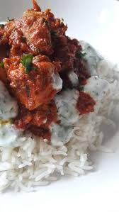 Curry De Poulet A La Sauce Tomate Riz Basmati Et Sauce Yaourt A La Coriandre My Tasty Cuisine Poulet Sauce Tomate Sauce Yaourt Cuisine Asiatique