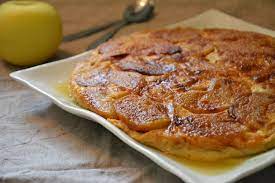 Découvrez la recette flognarde aux pommes. Flognarde Aux Pommes Caramelisees Au Fil Du Thym