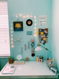 The perfect place for your beach house decorating style to reflect your true personality! Vsco Desk Decor Vsco Room A B B I E Pinterest Aesthetic Room Decor Room Decor Classy Rooms