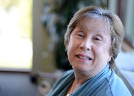 Elgin library renews executive director's contract