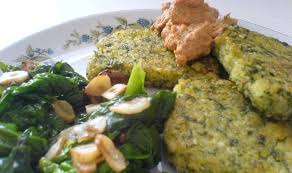 Wildkrauter Polenta Der Italienische Klassiker Mal Anders Kostbare Natur Polenta Krauter Kochen Rezepte