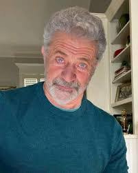 Nell Gibson's Instagram, Twitter & Facebook