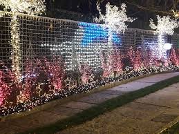Vivi con letizia journal 2 years ago. La Casa Di Babbo Natale Torna A Illuminarsi Si Rinnova La Tradizione Di Melegnano La Repubblica