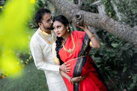 See more ideas about saree photoshoot, saree poses, indian beauty saree. Indian Traditional Maternity Shoot In Six Yards Of Elegance South Indian Style Little Vows Fine Art Maternity New Born Photography Based In Hyderabad India