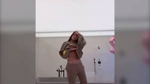 Khloé kardashian is getting candid with her followers about her body image struggles after an unedited photo the photo that was posted this week was beautiful. 6dbh5pq6f Fjhm