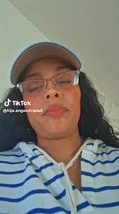 Elsa Vaughn's Instagram, Twitter & Facebook