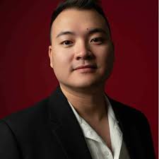 One ethos. Three interpretations. The fresh, woody scent of ALLURE HOMME  SPORT Eau de Toilette. The aromatic, musky accents of ALLURE HOMME SPORT  EAU EXTRÊME. The invigorating notes of ALLURE HOMME SPORT