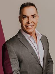 Salon Services & Supplies CEO And Leadership: Executives and Demographics