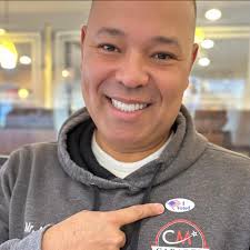 Breeze Airways Review and Comparison with Avelo Airlines for Flights to  Orlando