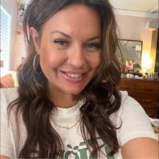 Daisy Putnam's Instagram, Twitter & Facebook