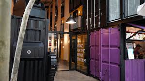 Menu kuliner malaysia bisa anda pesan sesuka hari misalnya khas malaysia yaitu karipap yaitu camilan berbentuk setengah lingkaran yang mirip dengan pastel ala indonesia namun isiannya adalah daging dan kentang. 12 Unique Hotels In Malaysia For An Extra Special Getaway Travel Blog