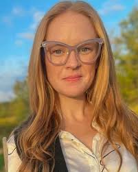 Kate Funk's Instagram, Twitter & Facebook