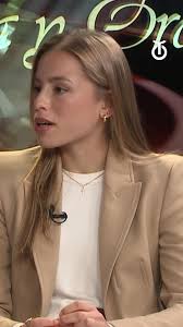 ❛❛𝗘𝗹 𝘁𝗼𝗿𝗼 𝗻𝗼 𝗱𝗶𝘀𝘁𝗶𝗻𝗴𝘂𝗲 𝗲𝗻𝘁𝗿𝗲 𝗵𝗼𝗺𝗯𝗿𝗲𝘀 𝘆  𝗺𝘂𝗷𝗲𝗿𝗲𝘀❜❜ 🚹🚺 🎙️ La novillera madrileña Olga Casado es la invitada  al programa 'Grana y Oro' 📺 A las 21:00 horas, el programa completo en  @onetoro.tv