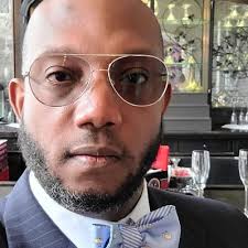 Carl Robinson III (@carlrobinsonIII)