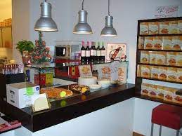 Alessandro E Umberto Della Pizzeria Mangiafuoco Controllano In Prima Persona Che Tutto Avvenga Nel Miglior Modo Possibile Al Fine Trieste Buon Cibo Ristorante