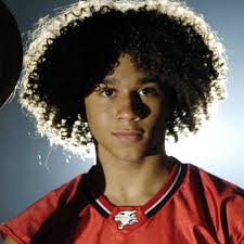 Corbin Bleu está em 'High School Musical: O Musical: A Série'. Relembre 5  momentos de seu personagem