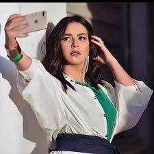 وضمت الصورة إيمى، بجوار والدها الراحل الفنان سمير غانم، والدتها دلال عبد العزيز، التى تعانى من فيروس كورونا، وشقيقتها دنيا. Ø§ÙÙÙ Ø³ÙÙØ± ØºØ§ÙÙ Home Facebook