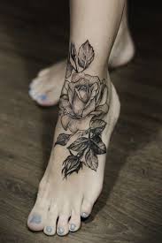Browse tattoo ideas in all styles from tribal, japanese, watercolor and more. 20 Ideer Pa Fod Tatoveringer Fod Tatovering Tatoveringer Fod