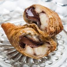 Bahan lain untuk membuat pisang goreng yaitu, tepung roti (baking powder), vanili (vanilla), tepung jagung (maisena), atau keju (chess) juga bisa. Resep Dan Cara Membuat Pai Pisang Goreng Yang Renyah Sederhana Enak Dan Garing Selerasa Com