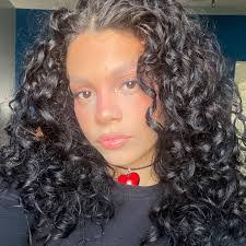 Jocelyn Falcon's Instagram, Twitter & Facebook