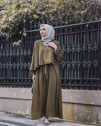 Jun 07, 2021 · tampil dengan warna rambut bronze, cinta laura terlihat sangat menawan. 12 Ide Mix And Match Warna Army Hijab Ala Fashion Influencer Stunning