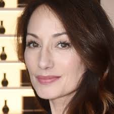 Danielle Rayne (@DanielleRayne)