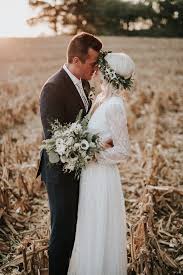 The bride and groom as well as the bridesmaids and groomsmen at a lovetoknow. This Waterloo Illinois Farm Wedding Is The Definition Of Lovely Junebug Weddings