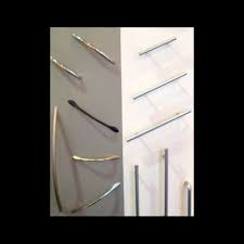 Venta de herrajes para muebles, herrajes para cocinas y closets, jaladeras, bisagras, patas, perfiles plasticos, tornilleria, correderas, canastillas, mensulas. Styles Cerrajeria Y Herrajes Productos Herrajes Para Muebles De Cocina