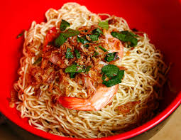 Sırada listelenen la dapur ile ilgili tarafsız yoruma bakın. Dapur Sarawak Halal Kolo Mee Sarawak Laksa Kl