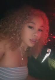 Simone Powell's Instagram, Twitter & Facebook