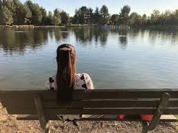 待得 好花半开 美酒微醉 的月光水色间 蓝房子的墨花月白 青石板的光影笑靥 在不经意的时光里荡漾 outdoor outdoor decor outdoor furniture