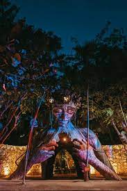 Sus hoteles manejan las tarifas más altas de toda la república mexicana, sin embargo la experiencia lo vale, reconoce roberto. Escultura Gigante En El Ahau Tulum El Hotel De Roberto Palazuelos