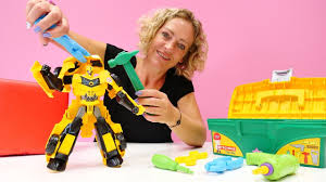 Hasbro transformers bumblebee roboter transformers spielzeug fur kleinkinder. Nicoles Spielzeug Werkstatt Bumblebee Von Den Transformers Braucht Hilfe Youtube