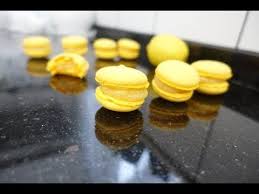 Macaron Au Citron Facon Meringue Italienne Youtube Macaron Citron Meringue Italienne Macaron