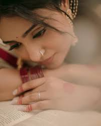 🕊️ . 📸 @rohin_photographer Wearing @jiviva_ Hair