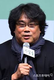 정이삭 감독의 네 번째 장편인 이 영화는 한국에서 미국으로 정착하는 가족의 삶을 스크린으로 옮겼다. ë´‰ì¤€í˜¸ ë¯¸ë‚˜ë¦¬ ì •ì´ì‚­ ê°ë… ì˜¤ìŠ¤ì¹´ ë ˆì´ìŠ¤ ì§€ì› ì‚¬ê²© ìœ¤ì—¬ì • ë…íŠ¹í•´