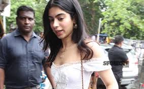 Jhanvi was born with a silver spoon; Janhvi Kapoor S Sister Khushi Kapoor Surely Knows How To Make The Best Use Of The Golden