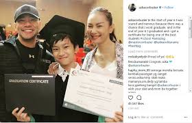 Jun 11, 2021 · deddy corbuzier akhirnya menguak alasan pindah keyakinan dan kini mantap menjadi seorang muslim. Cara Deddy Corbuzier Didik Azka Hingga Jadi Lulusan Terbaik Okezone Celebrity