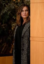 Elliot stabler returns to the nypd to battle organized crime after a devastating personal loss. Law Order Organized Crime Season 1 Episode 1 Review What Happens In Puglia Tv Fanatic