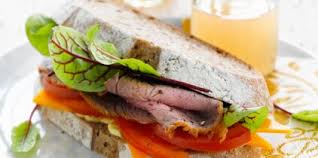 Sandwich Au Roti De Porc Froid Tomates Et Cheddar Facile Et Rapide Decouvrez Les Recettes De Cuisine Actuelle