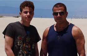 اغنية قدام مرايتها من اغاني عمرو دياب تحميل و استماع بروابط مباشرة و بجودة عالية بصيغة mp3 كلمات اغنية قدام مرايتها. Ø¹Ø¨Ø¯ Ø§Ù„Ù„Ù‡ Ø¹Ù…Ø±Ùˆ Ø¯ÙŠØ§Ø¨ ÙŠÙƒØ´Ù ØªÙØ§ØµÙŠÙ„ Ù…Ø´Ø±ÙˆØ¹Ù‡ Ø§Ù„ÙÙ†ÙŠ Ø§Ù„Ø¬Ø¯ÙŠØ¯ Ù…Ø¹ ÙØ±Ù‚ØªÙ‡ Koteri Ù†Ø¬ÙˆÙ… Ø¥Ù Ø¥Ù…