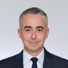 What a joy to be reunited with my fellow Allianz alumni Kevin Leong and  Paul O'Neill at an insurance broker event last night! Kevin and I worked  together in Allianz Global Corporate