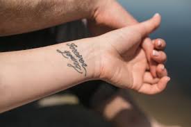 10 Tattoo Sprüche Kurz Aber Aussagekräftig Desiredde