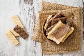 Ce Gateau Aux Ferrero Rocher Est Le Plus Decadent Au Monde Miam Recipe Desserts Burlap Bag Food